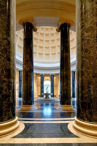 The central rotunda in the West Wing of the National Gallery of Art in Washington D.C.