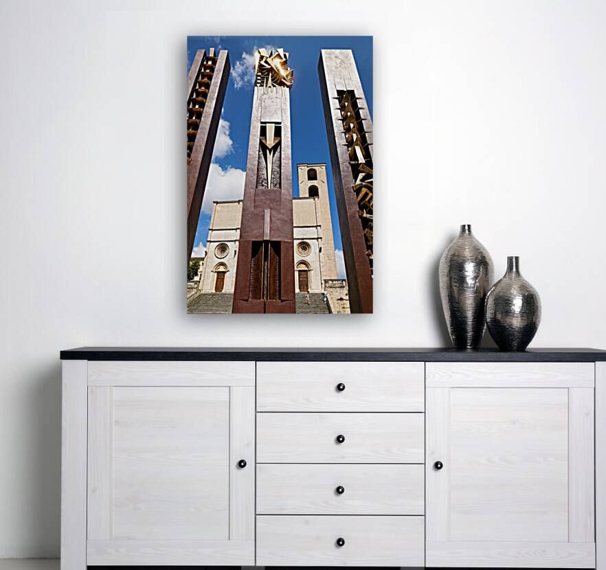 Todi Umbria Italy. Concattedrale della Santissima Annunziata. Cathedral. Piazza del Popolo. The statue Quattro Stele by Arnaldo Pomodoro