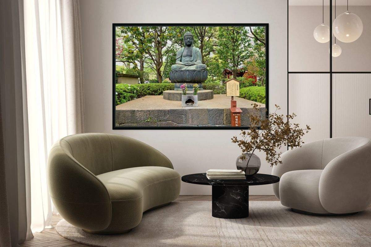 Visit to Senso ji temple in Asakusa with Buddha statue