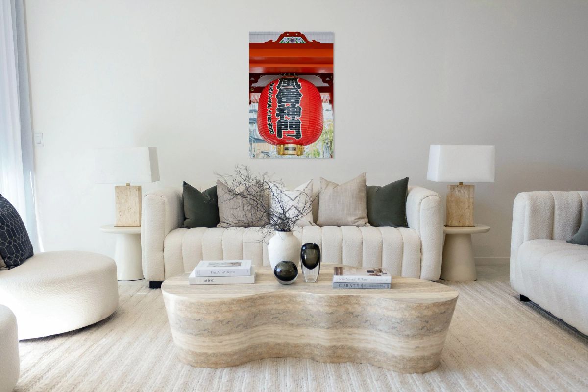 Giant red lantern at Sensoji temple in Asakusa Tokyo