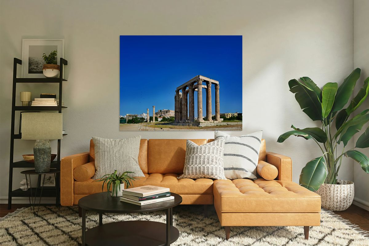 Visiting Temple of Olympian Zeus in Athens with Acropolis in vie