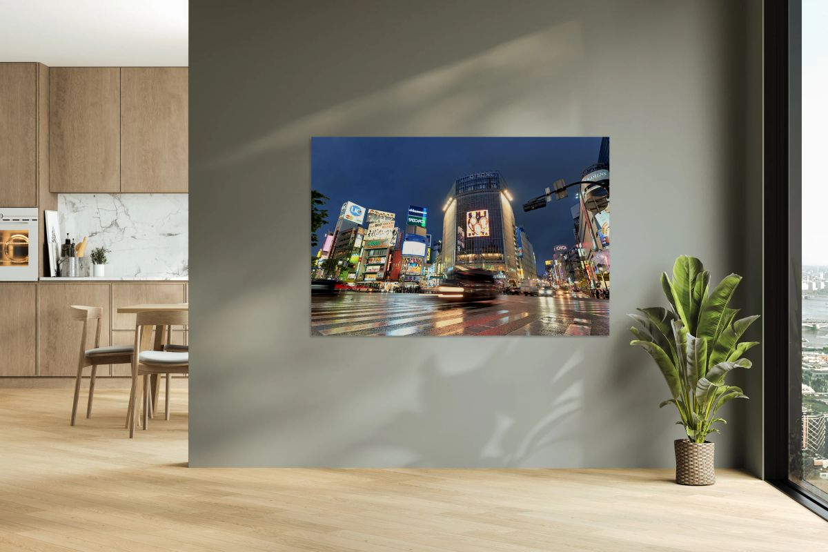 Shibuya Tokyo: bright lights and busy streets at night