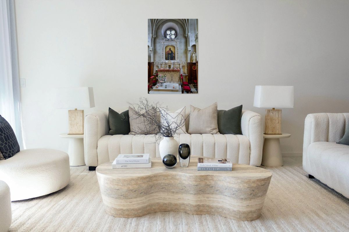 Visit to the chapel in Chateau de Cheverny during the day