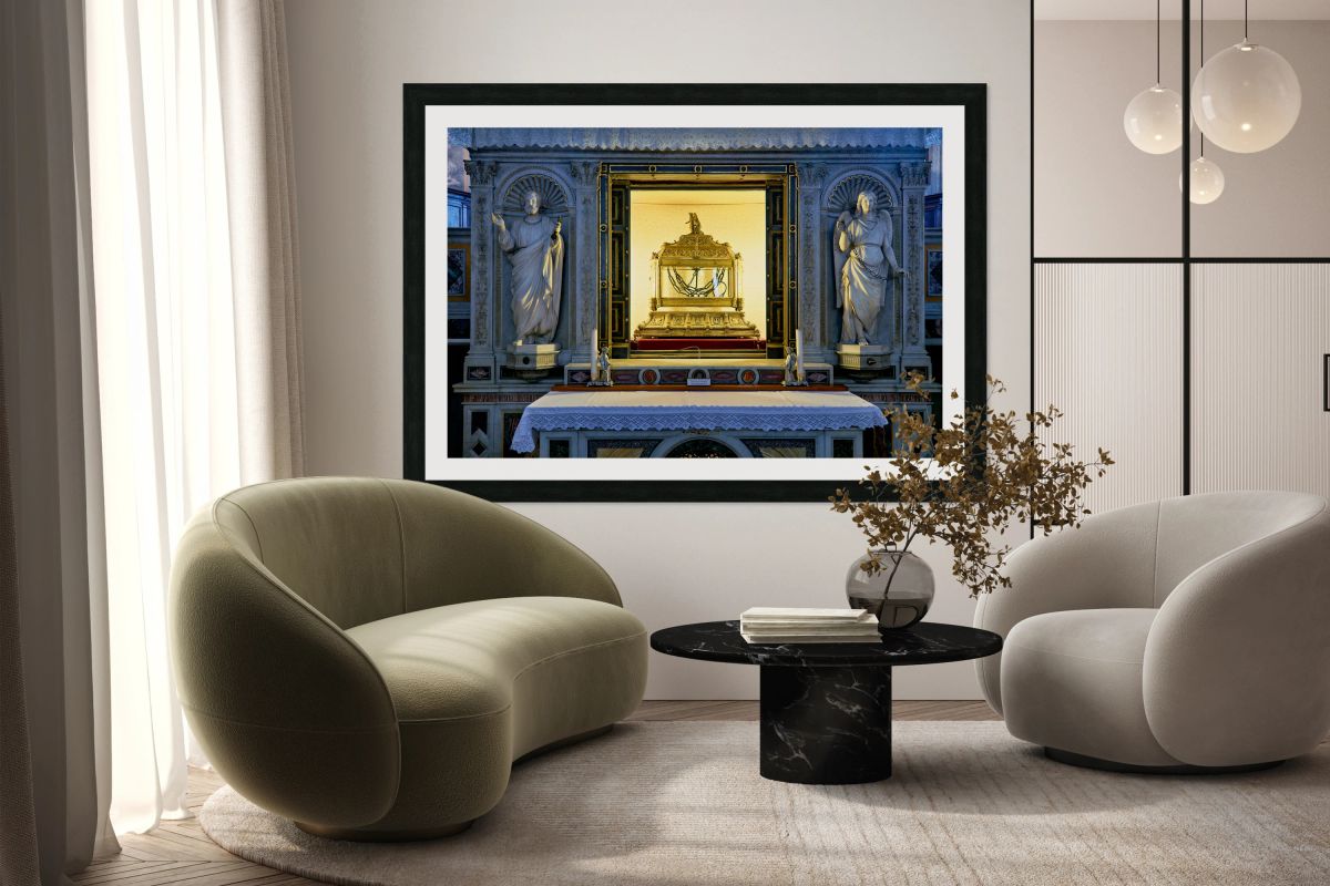 Visit to San Pietro in Vincoli showing St Peters chains in Rome