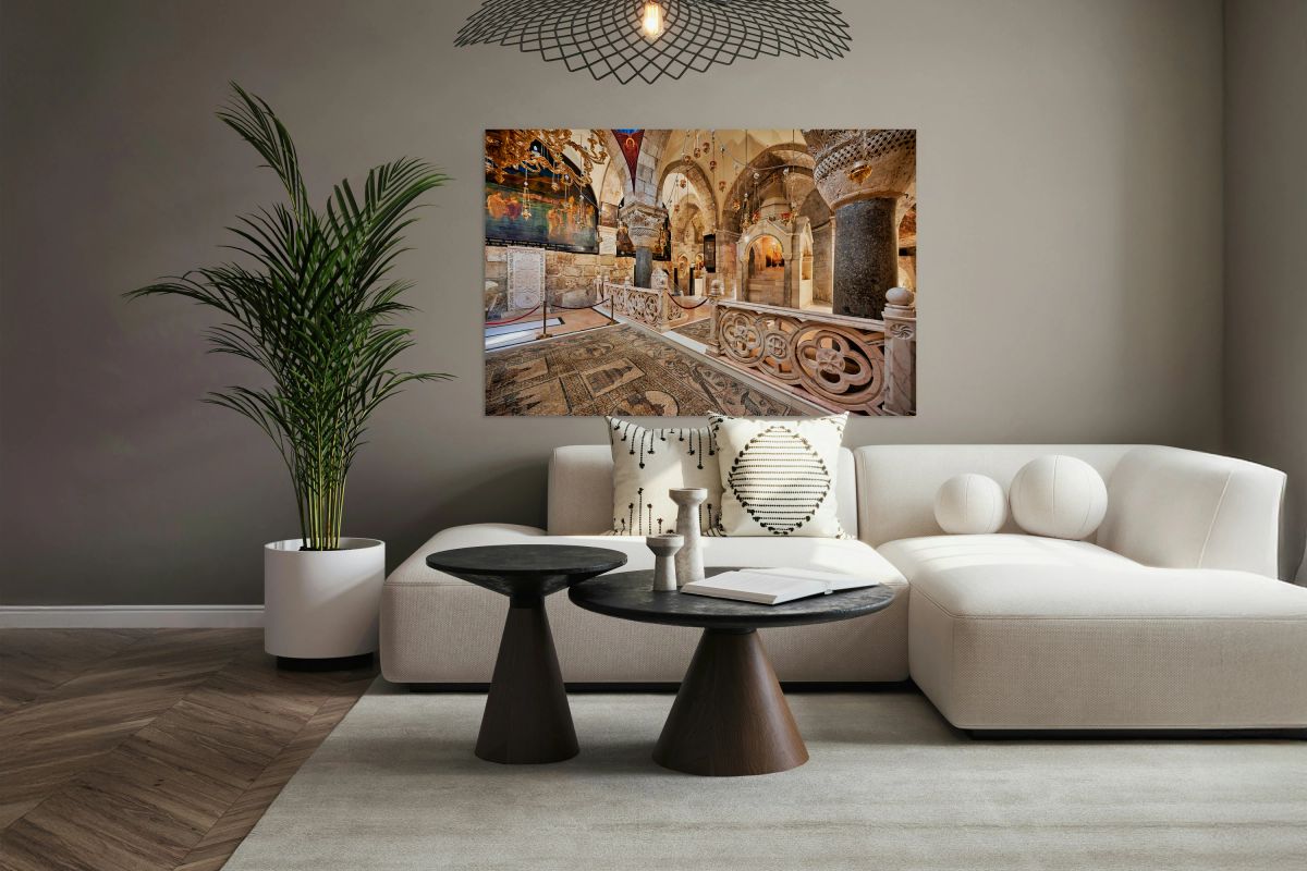 Visit to the church of the holy sepulchre in jerusalem israel