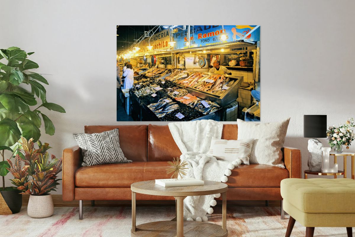 Bustling fish market with fresh seafood and vendors.