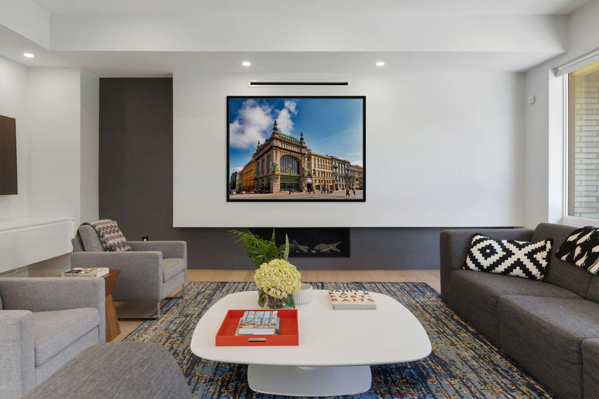 Popular location on Nevsky Prospekt in Saint Petersburg