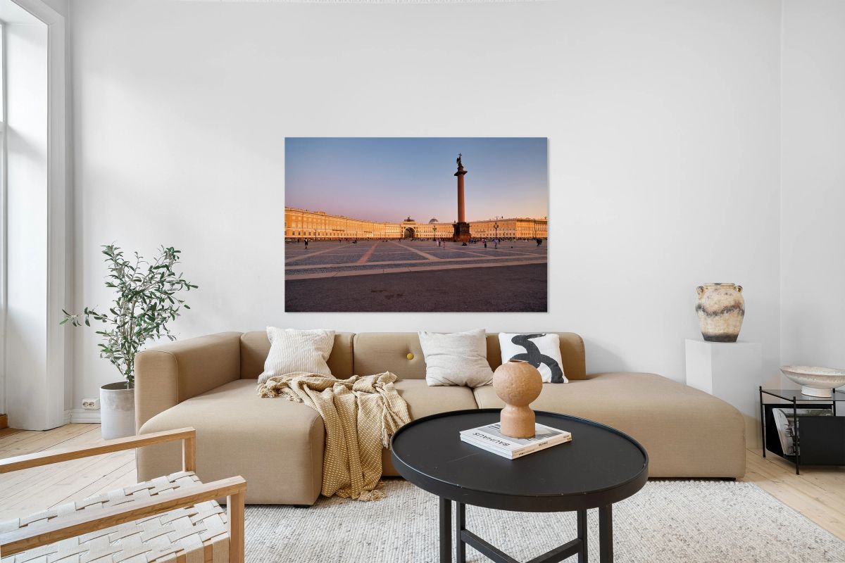 Visit to General Staff Building in Saint Petersburg at dusk