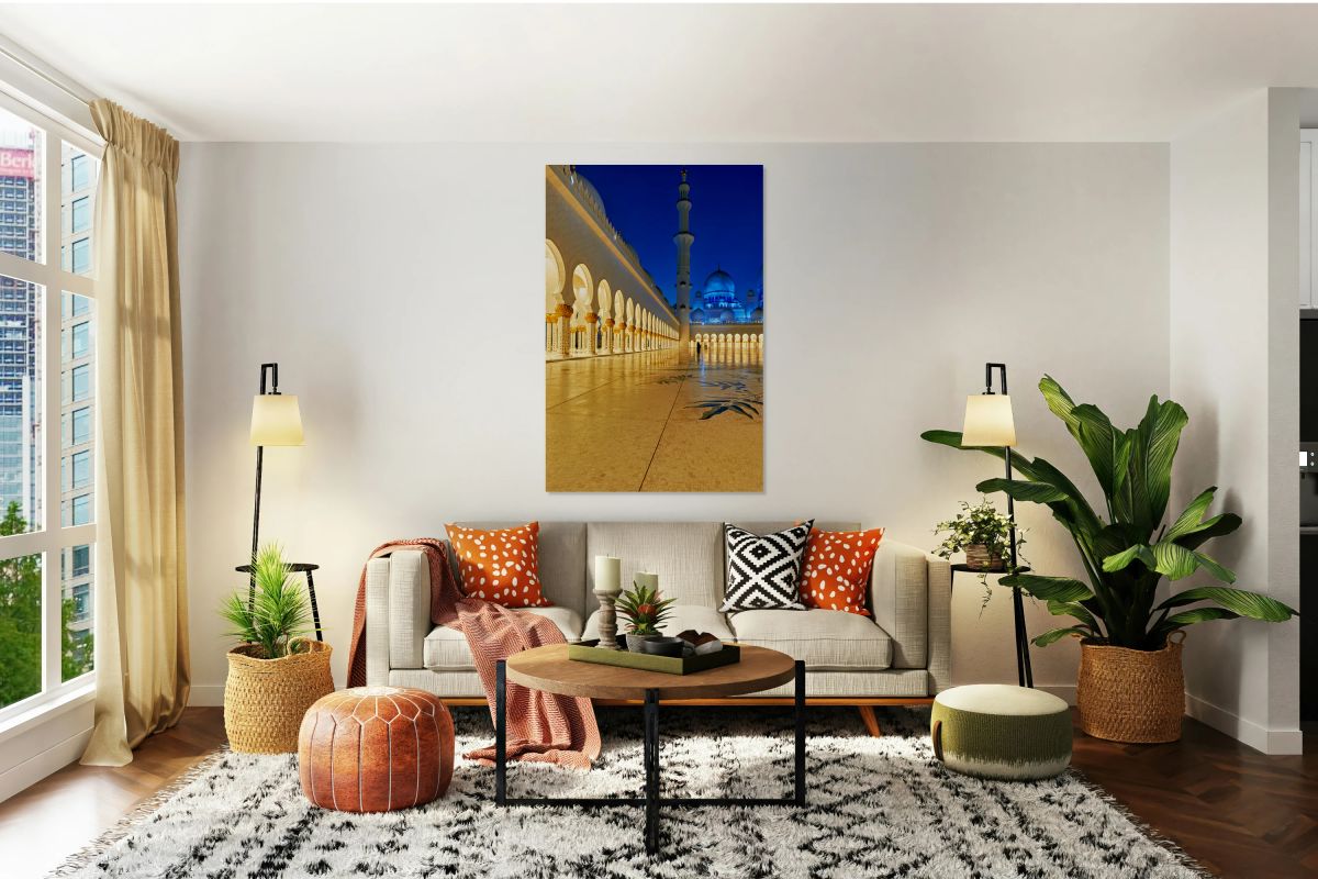 Visiting Sheikh Zayed Grand Mosque in Abu Dhabi at night