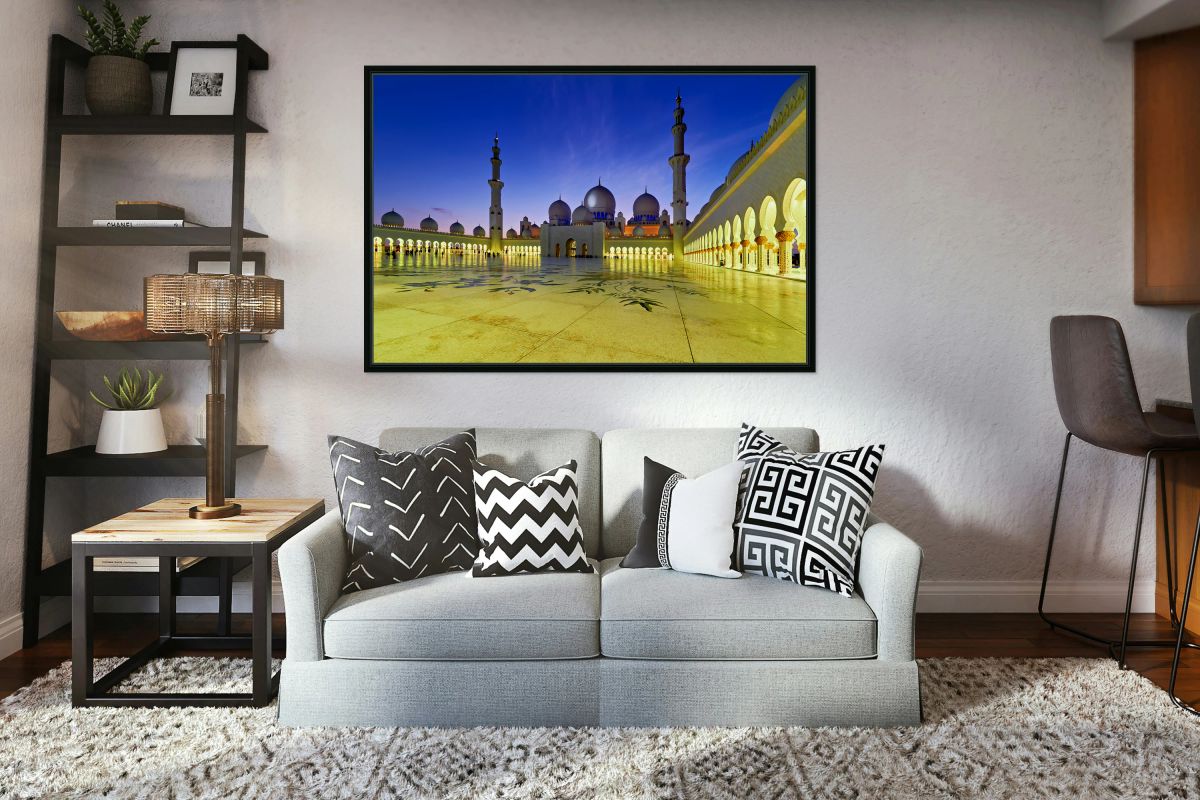 Visit to Sheikh Zayed Grand Mosque in Abu Dhabi at dusk