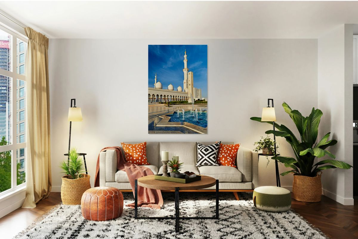 Explore the beauty of the Sheikh Zayed Grand Mosque in Abu Dhabi