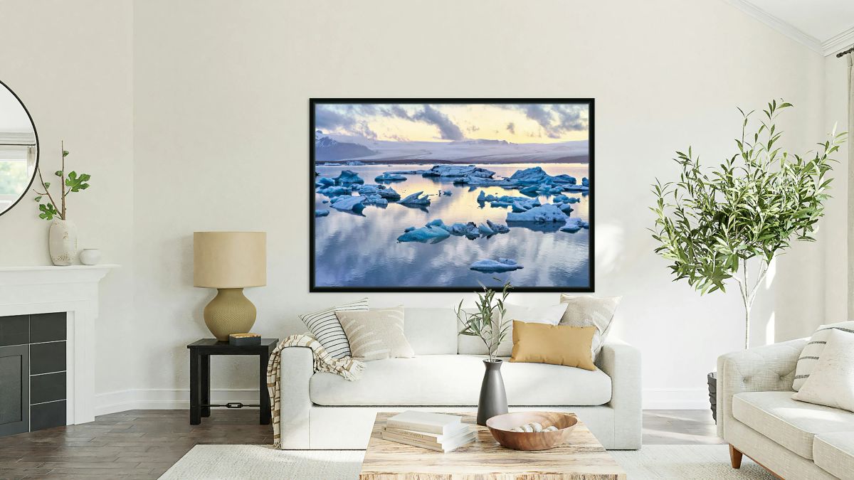 Midnight at jokulsarlon glacier lagoon in iceland