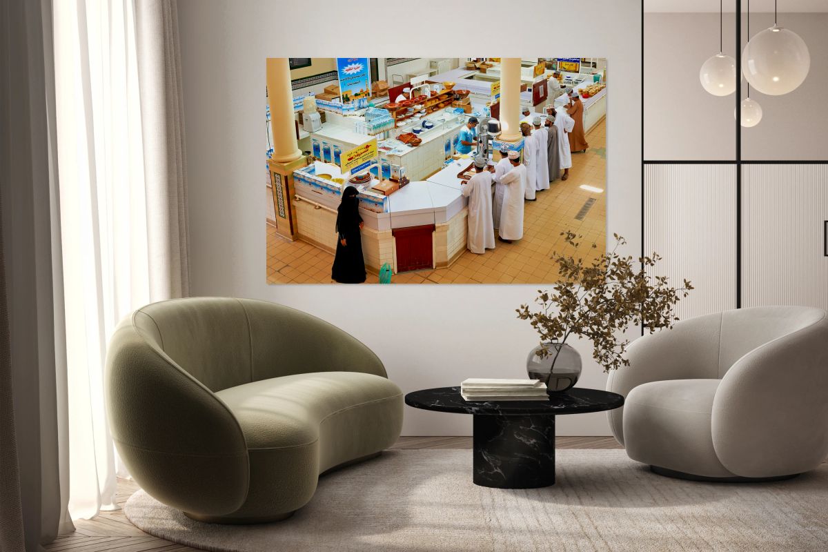 Exploring Nizwa market in Oman with local vendors and shoppers