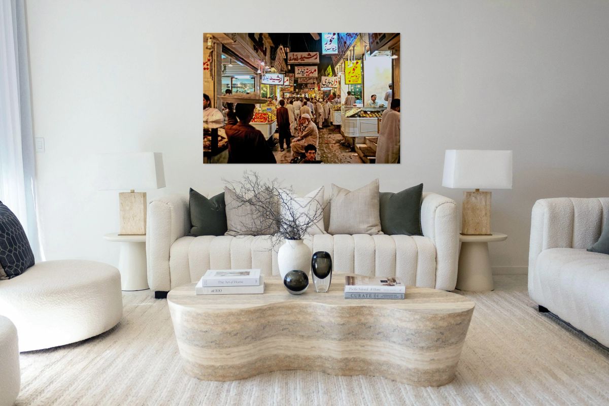 Night market in Lahore filled with vendors and shoppers