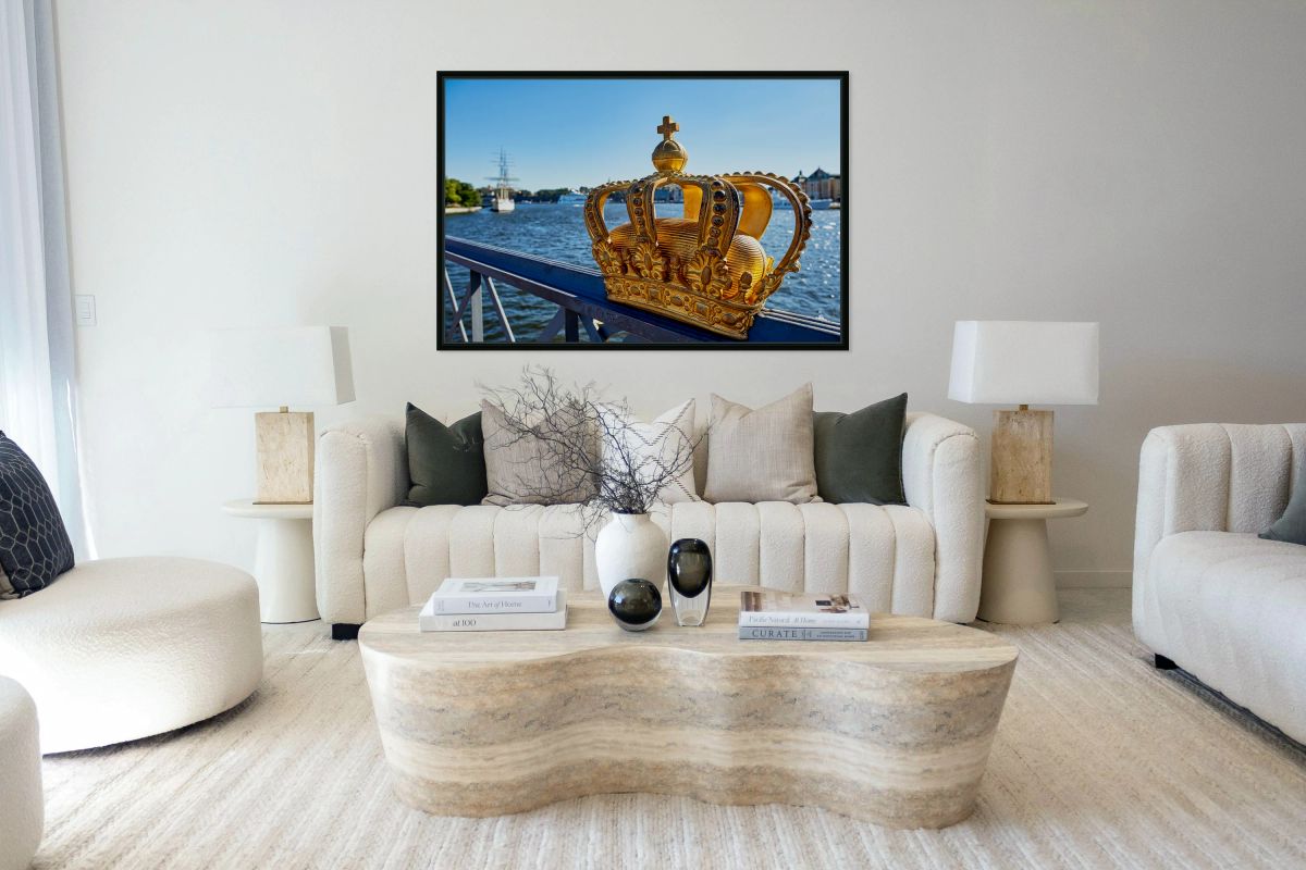 Skeppsholmsbron: river view with a golden crown