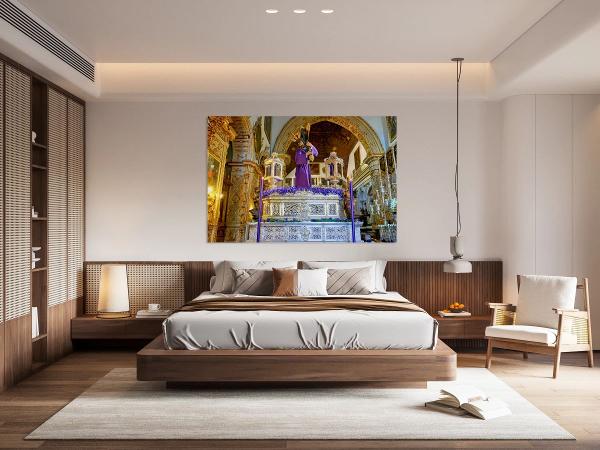 Preparing for Holy Week processions in Granada