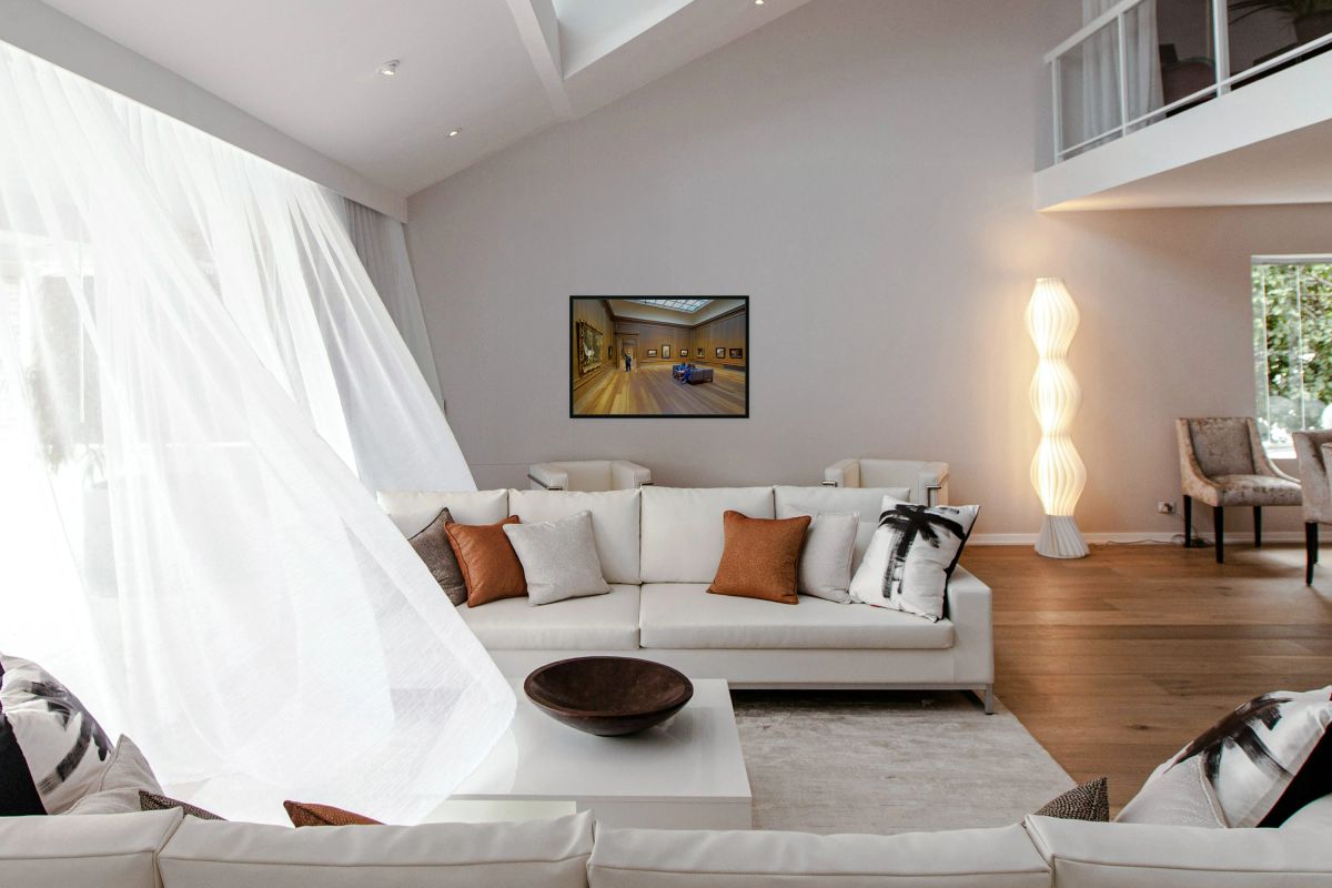 Art lovers visit the National Gallery DC