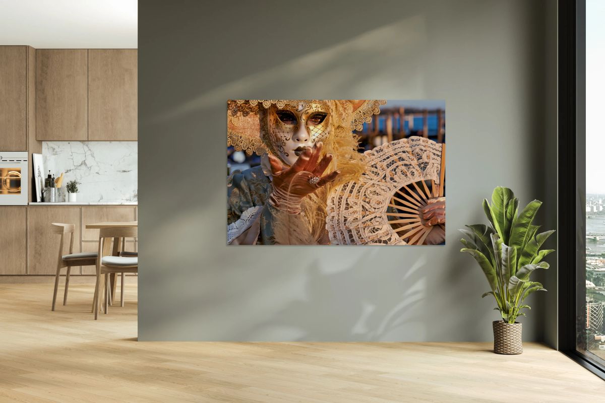 Venice Carnival showcases beautiful masks and costumes