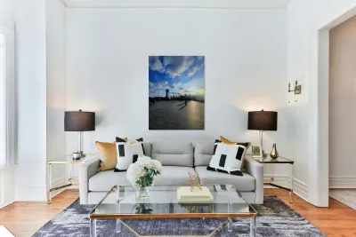 Where Light Finds the Silence Reproduction