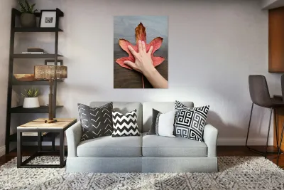 Holding Onto Fall: Nature’s High Five Reproduction