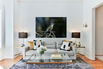 Female Ruby throated Hummingbird 1384 Reproduction