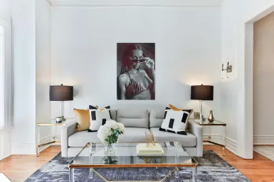 Hot Tropics Reproduction