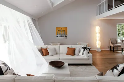 Mel Roy -  Luxery 2  Acrylic  60 x 60 Reproduction