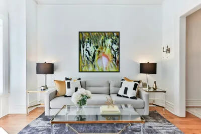 1052 8K Reproduction