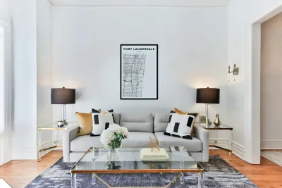 FortLauderdale portrait 2 3 Reproduction