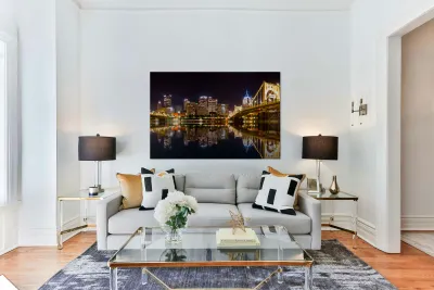 City Skyline of Pittsburgh at night Reproduction