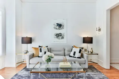 Shrinking frog Pseudis Merianae and Black-spotted casque-headed tree Trachycephalus geographieus Reproduction