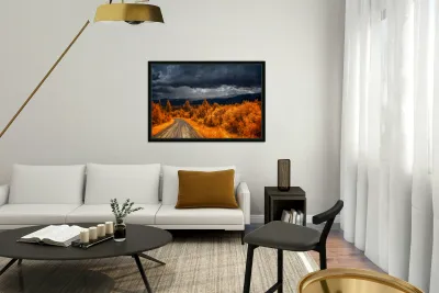 Epic Descent: Montanas Infrared Mountain Road Reproduction