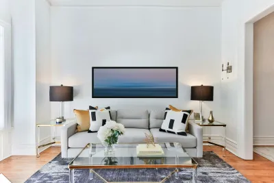 Colors of the Arctic Reproduction