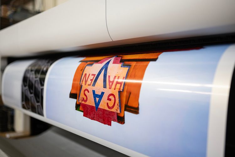 Shine Brighter: Experience Pictorem’s Pearlescent Paper