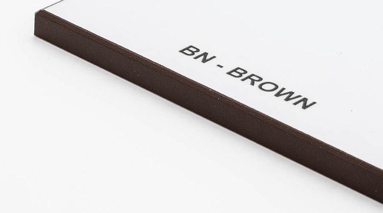 Couleur de la bordure: Marron