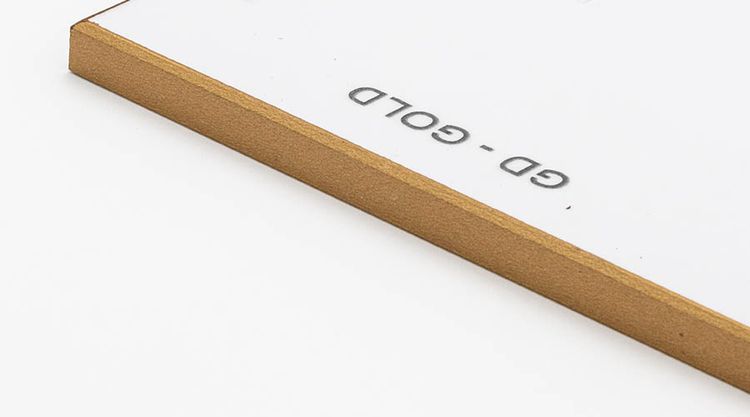 Couleur de la bordure: Or